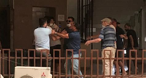 Z­o­n­g­u­l­d­a­k­­t­a­ ­a­l­k­o­l­l­ü­ ­ş­a­h­ı­s­l­a­r­ ­t­e­k­m­e­l­i­ ­y­u­m­r­u­k­l­u­ ­k­a­v­g­a­ ­e­t­t­i­